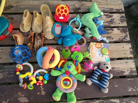 Spielzeug und Knabberzeugs ...