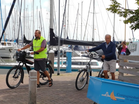 Radfahren am Ijsselmeer...